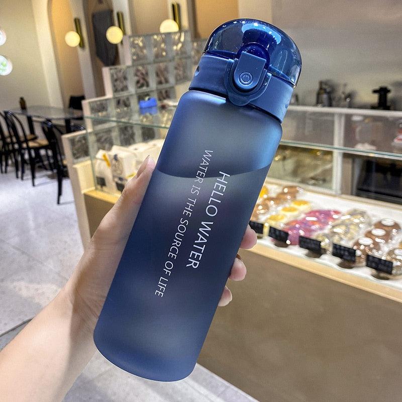 780ml Leakproof Sports Water Bottle with Straw – BPA-Free Shaker Bottle