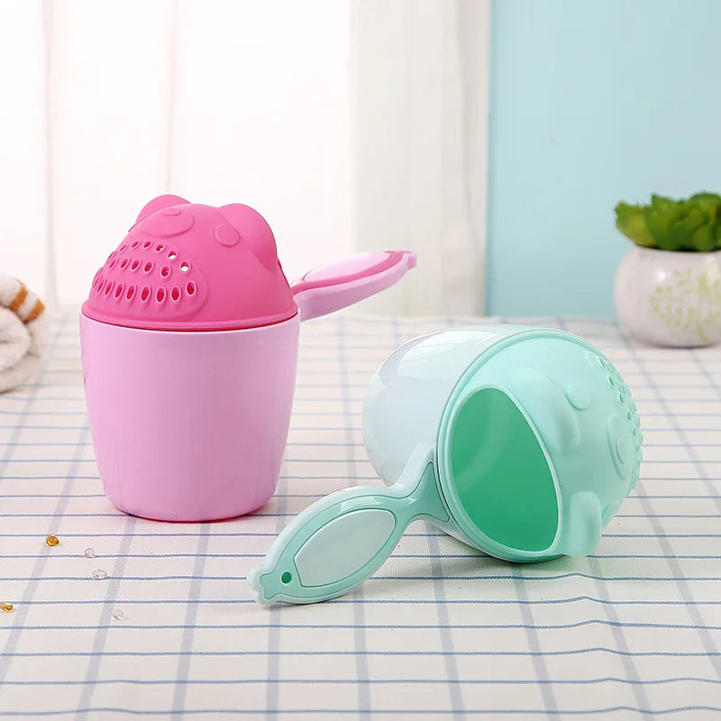Cute Cartoon Baby Bath Cap Shampoo Cup Toddler Kids Hair Washing Spoon Portable Children Bath Shower Bailer Baby Bathing Tool
