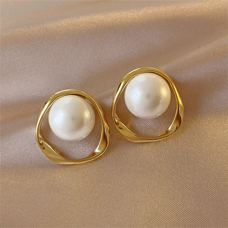Gold Tone Irregular Pearl Stud Earrings | Retro Fashion Jewelry for Women