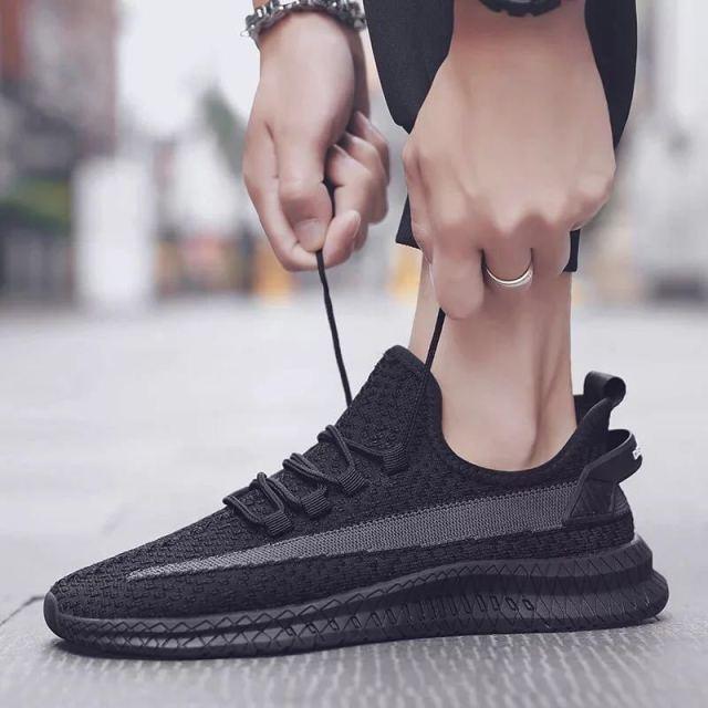 Men’s Lightweight Summer Running Shoes – Slip-On Breathable Sneakers