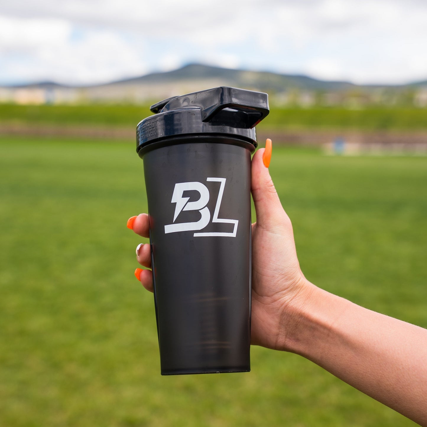 28oz Protein Shaker Bottle – Gym Mixer Cup